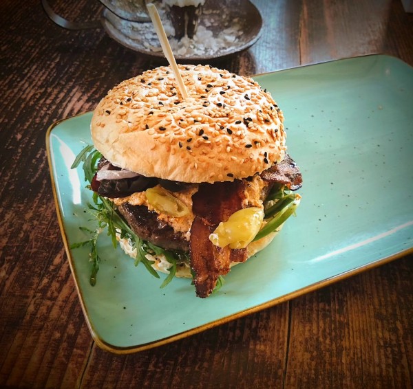 Akropolis Burger